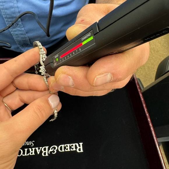 14K white gold and genuine natural diamonds vintage bracelet - Picture 9 of 17